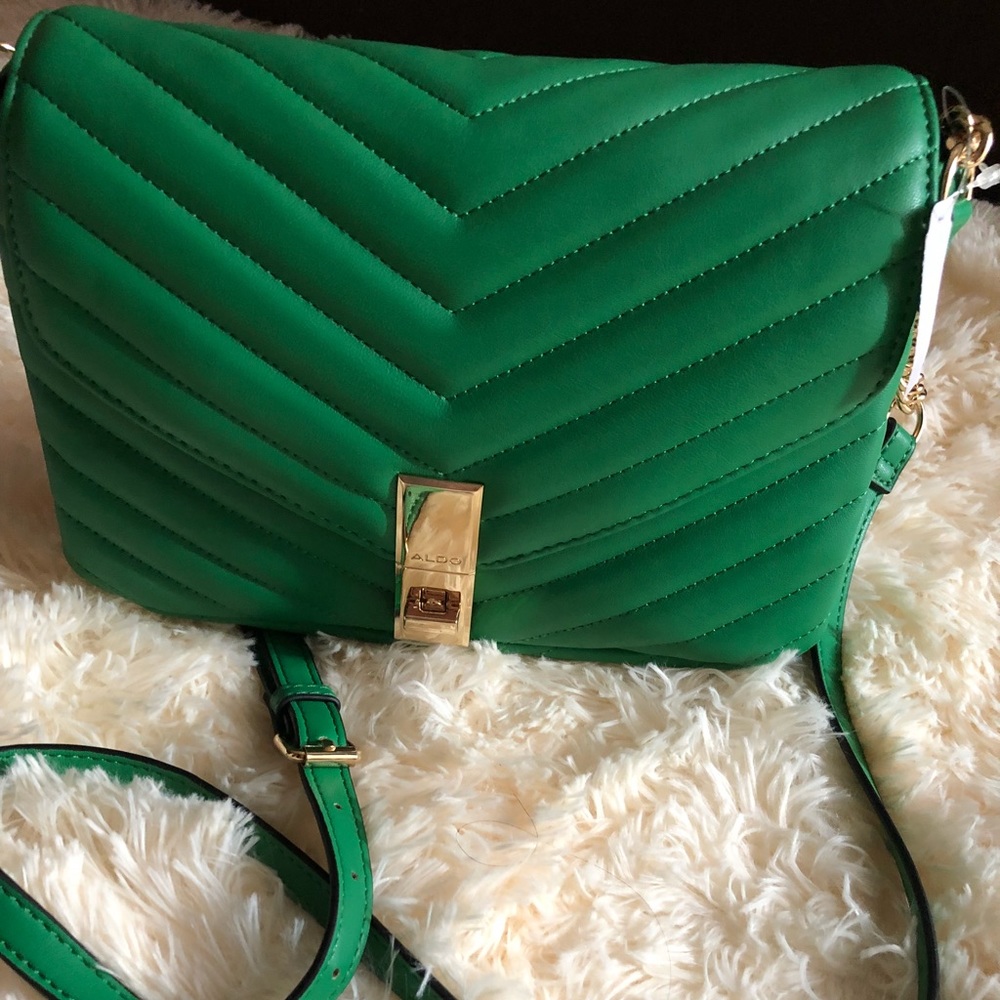 Envelope shoulder bag